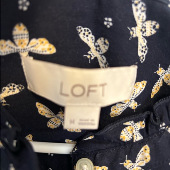 LOFT | Flutter Sleeveless Blouse | Medium - Picture 4 of 7